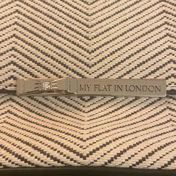 My Flat in London Shoulder Bag In Black and White with Bow - Picture 2 of 9